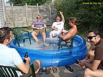 48 Stunden-Pool-Party!